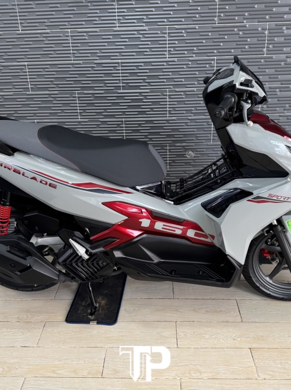 Honda AB160 date 2025 xám xi măng Bstp