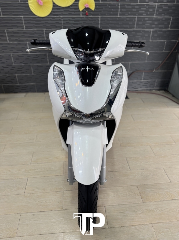 Honda SH125 date 2025 Trắng Bstp hàng bỏ mẫu