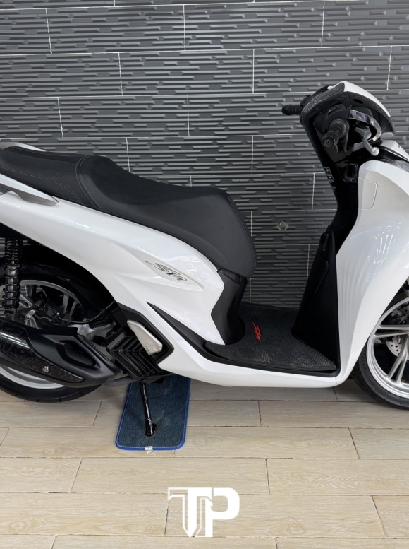 Honda SH125 date 2022 Trắng Panda Bs Sài Gòn
