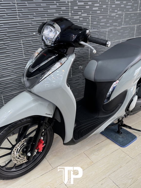 Honda SH Mode 2025 Xám Xi măng Bs Đẹp Phong Thuỷ