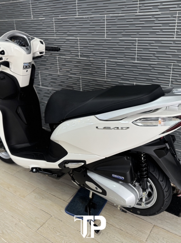 Honda Lead 125 date 2026 New Trắng Đen