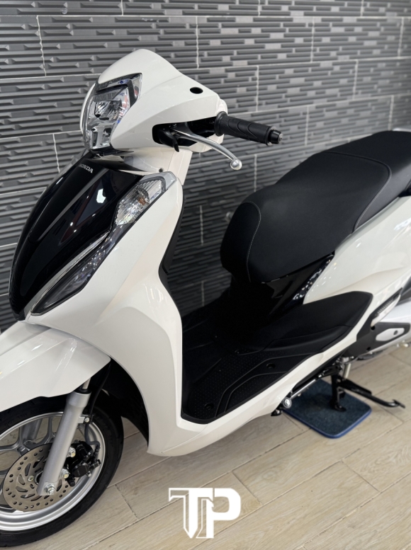 Honda Lead 125 date 2026 New Trắng Đen