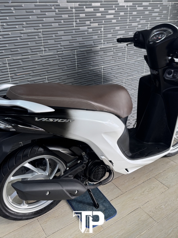 Honda Vision 2024 Trắng Đen Bstp