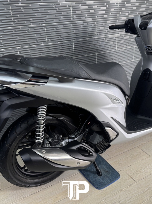 Honda SH160 date 2023 Bạc Porsche Bs Sài Gòn