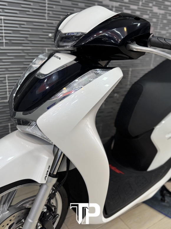 Honda SH160 date 2024 Trắng Panda Bstp