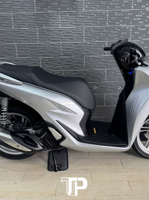 Honda SH125 date 2023 Bạc Đen Porsche Bstp