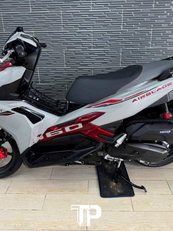 Honda AB160 date 2024 Xám Xi măng Bs 16556
