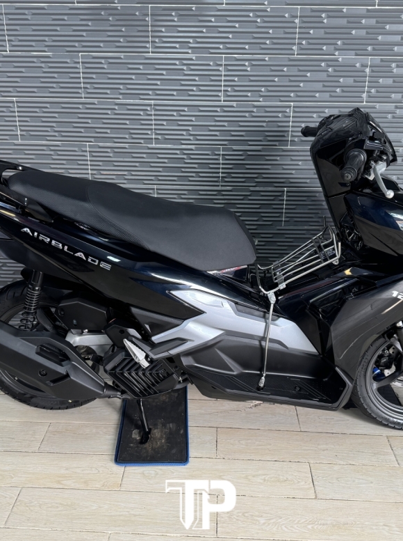 Honda AB125 date 2025 Đen Bóng hàng bỏ mẫu 