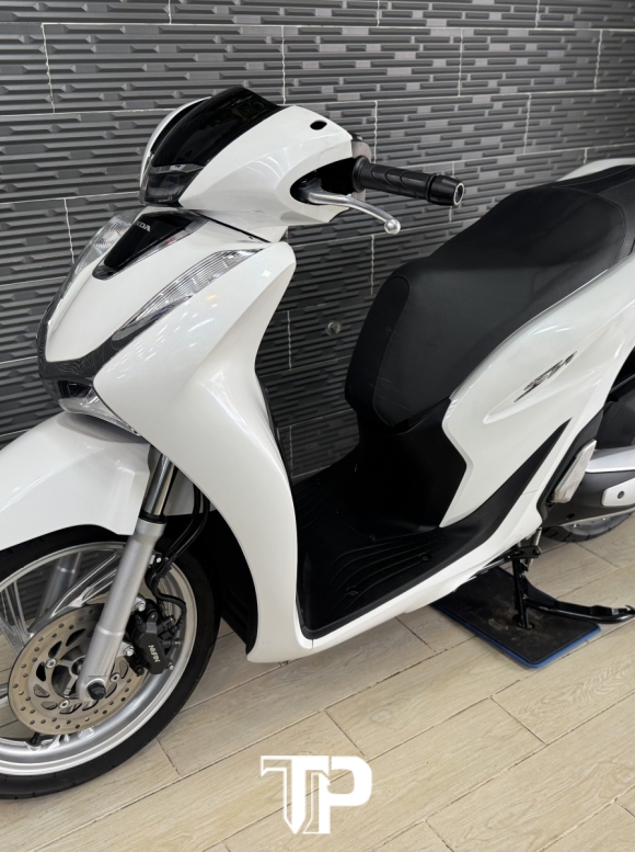 Honda SH 125 date 2024 Trắng Bs Sài Gòn