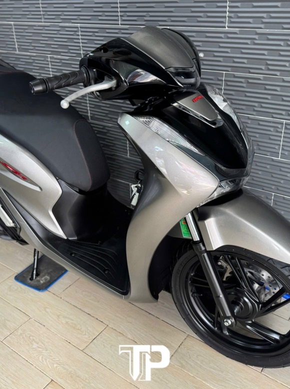 SH 125 abs xám titan bstp