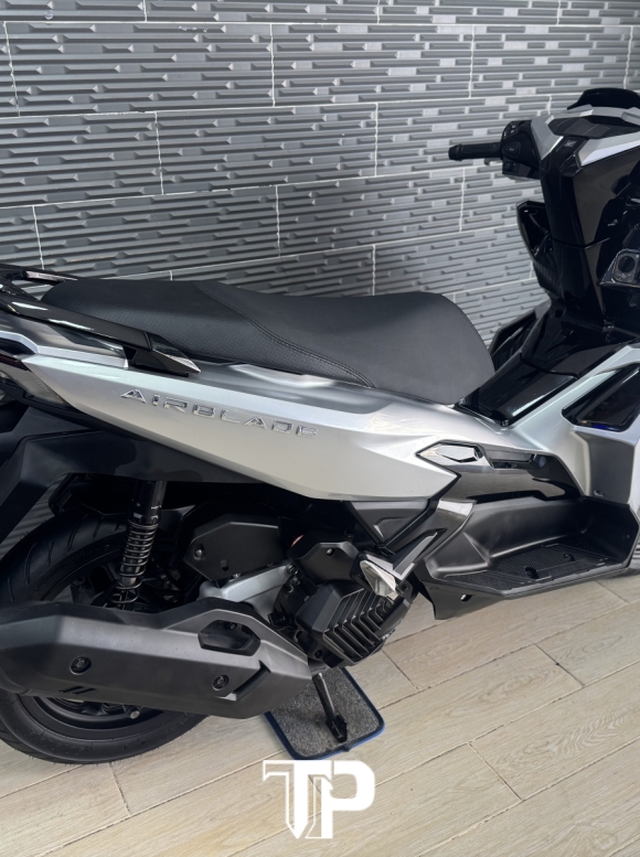 Honda Air Balde 160 date 2022 -4val Bạc Porsche Bstp