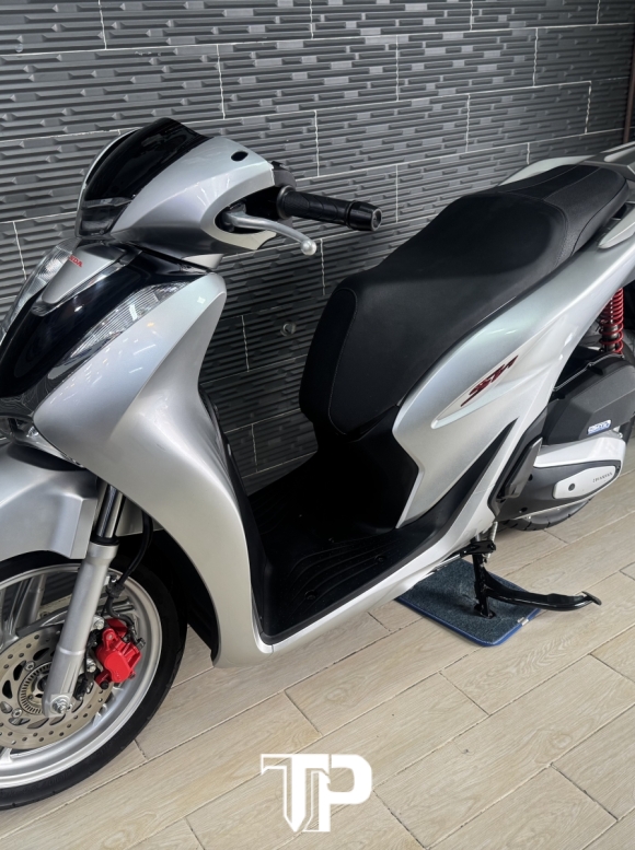 Honda SH125 date 2023 abs Bạc Porsche 