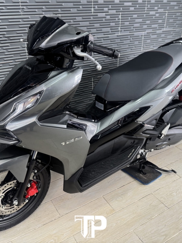 Honda AB125 date 2025 xám Lamboghini 