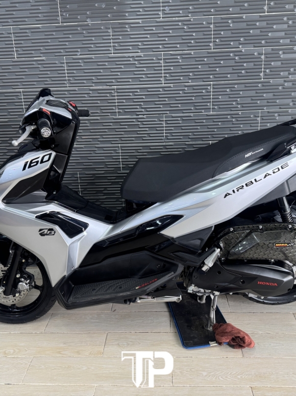 Honda Air Blade 160 date 2024 Bạc Đen Sporty Bstp
