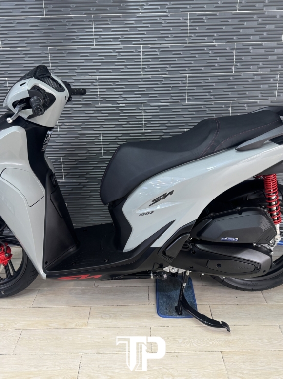 Honda SH160 mẫu mới 2026 Xám Xi Măng Sporty