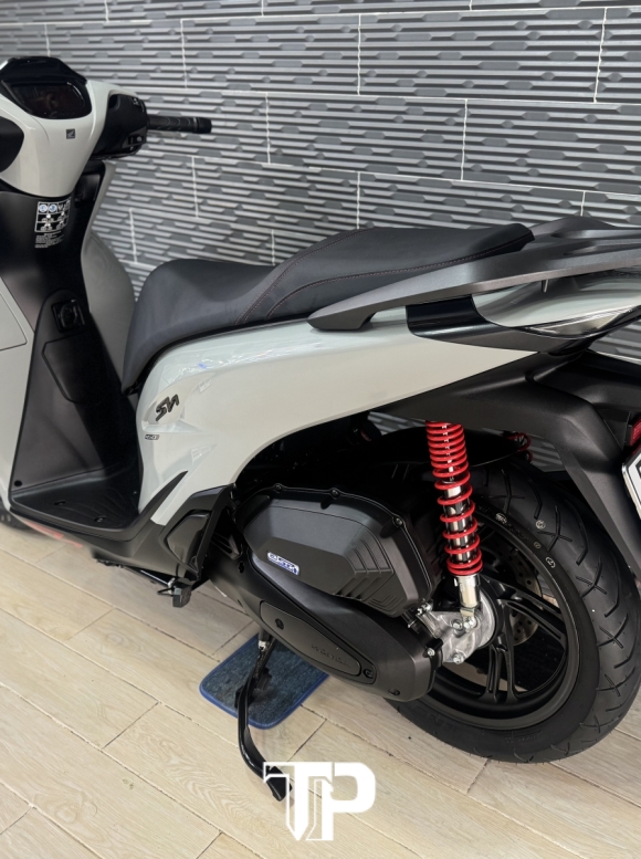 Honda SH160 mẫu mới 2026 Xám Xi Măng Sporty