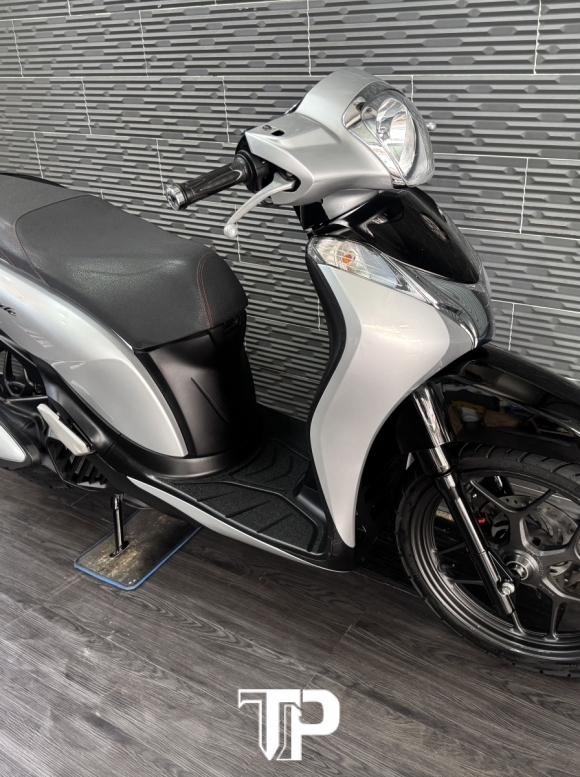Honda SH Mode 2018 Bạc Đen Porsche Sporty 